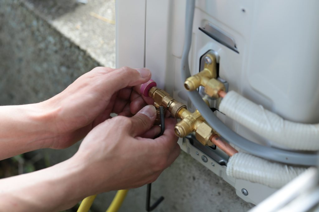 air conditioner has low refrigerant